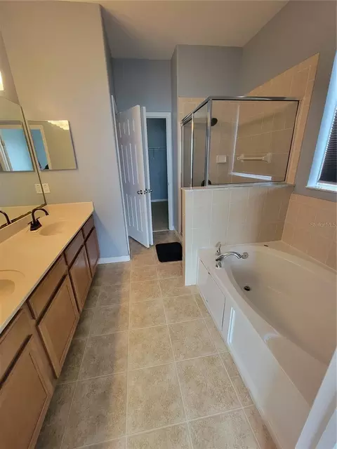 Bath - 2734 Rochelle Dr, Winter Haven, FL 33881 photo 2 of 5