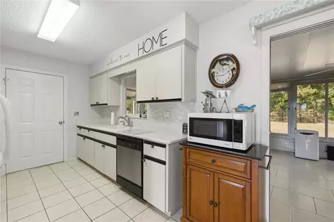 Kitchen - 10689 SE 174th Loop, Summerfield, FL 34491 photo 1 of 2