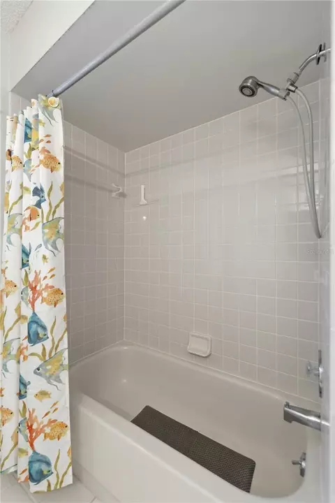 Bath - 10689 SE 174th Loop, Summerfield, FL 34491 photo 2 of 3