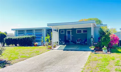 89 Mauna Loa Dr, Leesburg, FL 34788