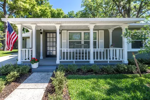 1210 N Donnelly St, Mount Dora, FL 32757