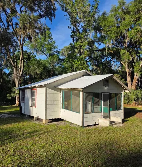 1710 NW 29th Rd, Lake Panasoffkee, FL 33538