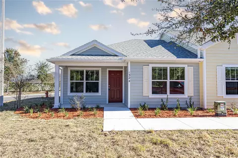 1324 Cottage Cir, Tavares, FL 32778