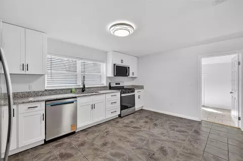 Kitchen - 436 E Atwater Ave, Eustis, FL 32726 photo 1 of 2
