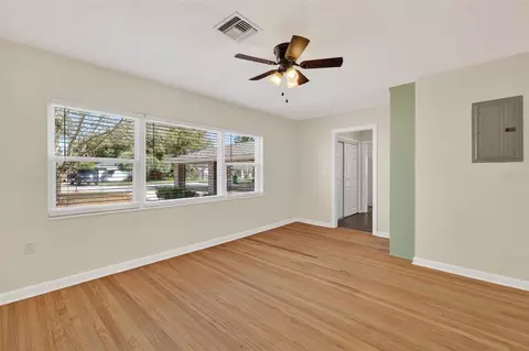 Living - 436 E Atwater Ave, Eustis, FL 32726 photo 2 of 4