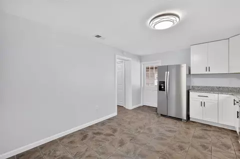 Entry Way - 436 E Atwater Ave, Eustis, FL 32726 photo 2 of 3