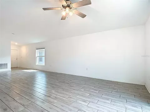 Living - 441 Macarthur St, Bartow, FL 33830 photo 4 of 5