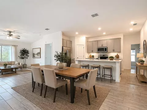 Dining - 441 Macarthur St, Bartow, FL 33830 photo 1 of 2