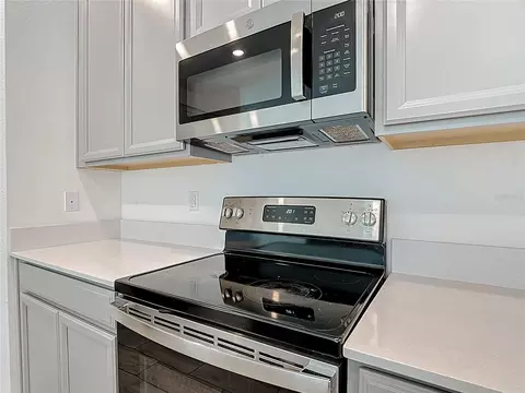Kitchen - 441 Macarthur St, Bartow, FL 33830 photo 5 of 6
