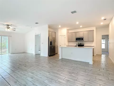 Kitchen - 441 Macarthur St, Bartow, FL 33830 photo 1 of 6