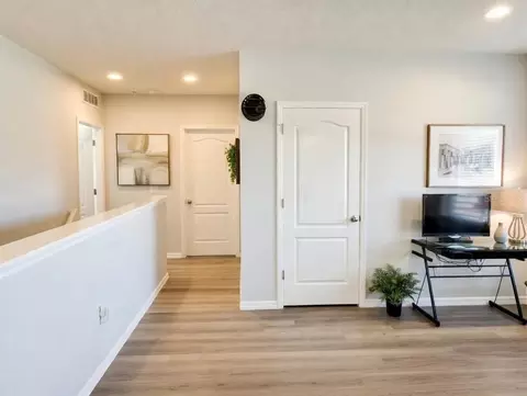 Entry Way - 3048 Bethpage Loop, Mount Dora, FL 32757 photo 5 of 5