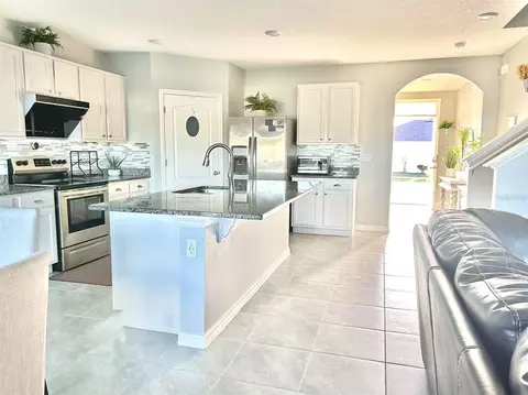 Kitchen - 3048 Bethpage Loop, Mount Dora, FL 32757 photo 5 of 5