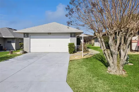 21617 Queen Elizabeth Ct, Leesburg, FL 34748