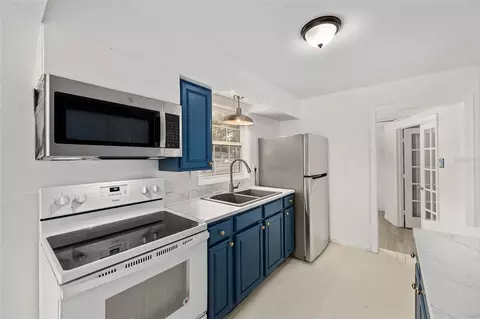 Kitchen - 111 E Charlotte Ave, Eustis, FL 32726 photo 1 of 4