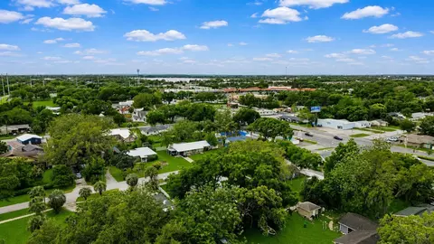 View/Area - 111 E Charlotte Ave, Eustis, FL 32726 photo 12 of 12