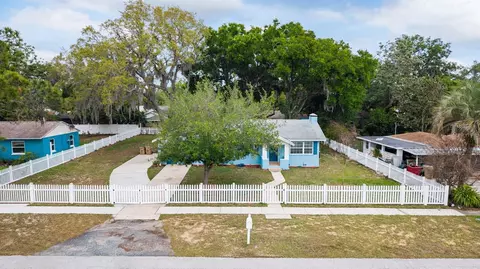 View/Area - 111 E Charlotte Ave, Eustis, FL 32726 photo 3 of 10