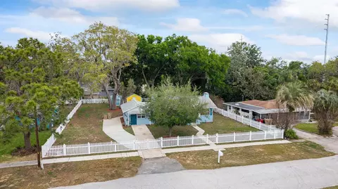View/Area - 111 E Charlotte Ave, Eustis, FL 32726 photo 2 of 10