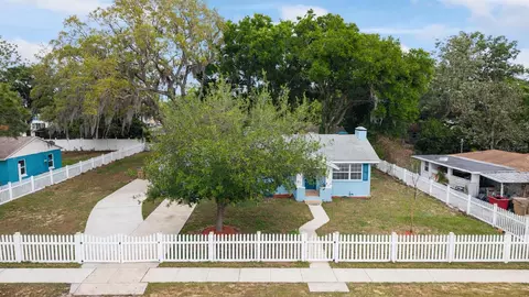 View/Area - 111 E Charlotte Ave, Eustis, FL 32726 photo 4 of 10