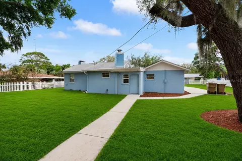 Exterior - 111 E Charlotte Ave, Eustis, FL 32726 photo 13 of 14