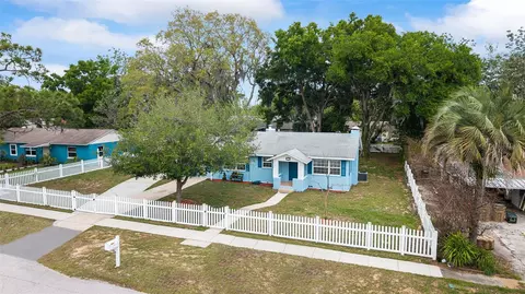 View/Area - 111 E Charlotte Ave, Eustis, FL 32726 photo 6 of 10