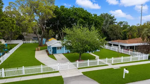Exterior - 111 E Charlotte Ave, Eustis, FL 32726 photo 5 of 14