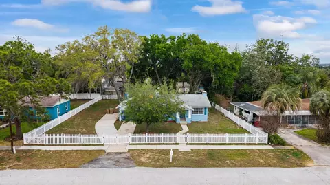 View/Area - 111 E Charlotte Ave, Eustis, FL 32726 photo 1 of 10