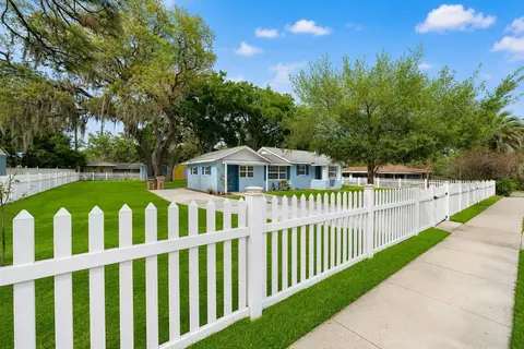 Exterior - 111 E Charlotte Ave, Eustis, FL 32726 photo 4 of 14