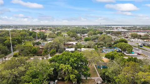 View/Area - 111 E Charlotte Ave, Eustis, FL 32726 photo 9 of 10