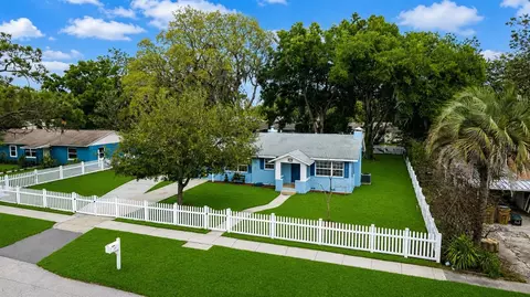 View/Area - 111 E Charlotte Ave, Eustis, FL 32726 photo 5 of 12