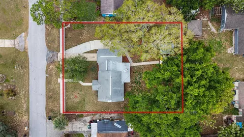View/Area - 111 E Charlotte Ave, Eustis, FL 32726 photo 7 of 10