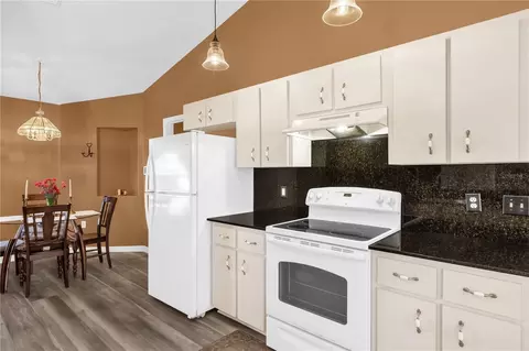 Kitchen - 8506 SW 136th Loop, Ocala, FL 34473 photo 2 of 2