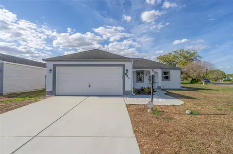 843 Bolivar St, Lady Lake, FL 32159