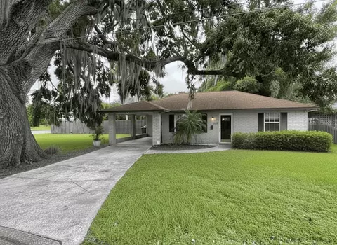 1413 Orange Ave, Tavares, FL 32778