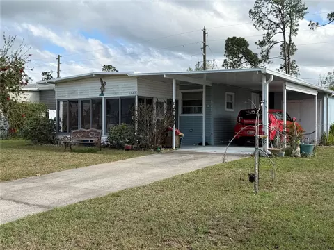 1023 Capella Dr, Tavares, FL 32778