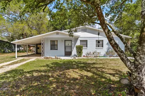 501 Poinsettia Ave, Fruitland Park, FL 34731