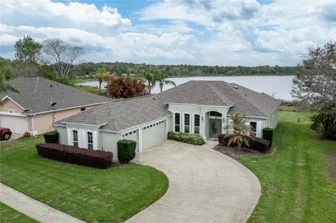 3804 Bayshore Cir, Tavares, FL 32778