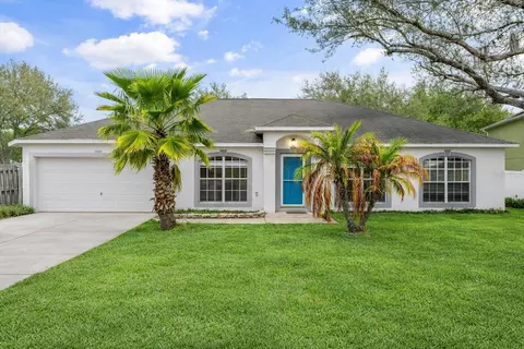 1500 Daybreak Dr, Fruitland Park, FL 34731