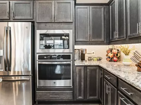 Kitchen - 5662 NW 40th Loop, Ocala, FL 34482 photo 10 of 11