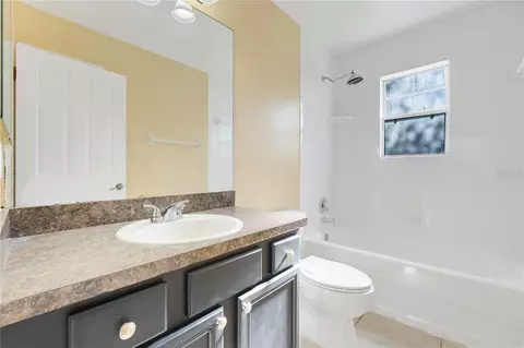 Bath - 413 Split Oak Ct, Eustis, FL 32736 photo 3 of 4