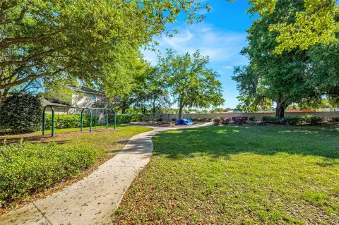 Exterior - 413 Split Oak Ct, Eustis, FL 32736 photo 4 of 8