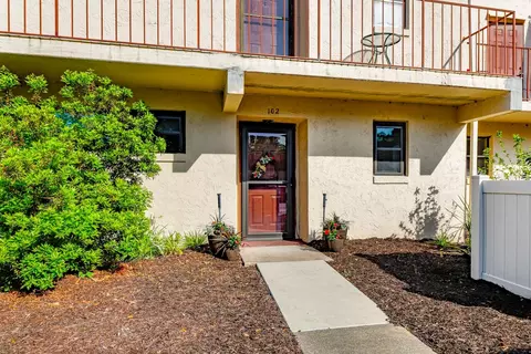 4300 Baywood Blvd #B102, Mount Dora, FL 32757