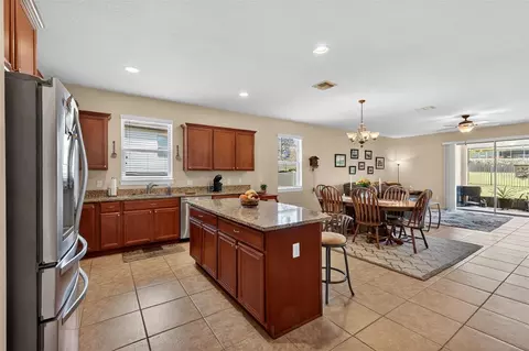 Kitchen - 30112 Kladruby Pt, Mount Dora, FL 32757 photo 4 of 8