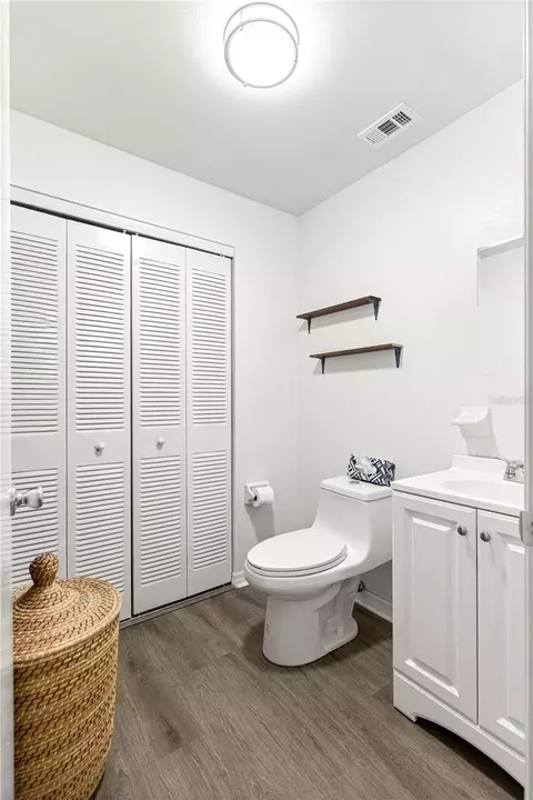 Bath - 1905 Virginia Ave, Eustis, FL 32726 photo 2 of 4