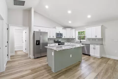 Kitchen - 1683 W Pearson St, Hernando, FL 34442 photo 3 of 6