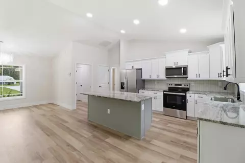 Kitchen - 1683 W Pearson St, Hernando, FL 34442 photo 6 of 6