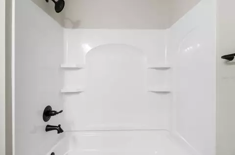 Bath - 1683 W Pearson St, Hernando, FL 34442 photo 6 of 6