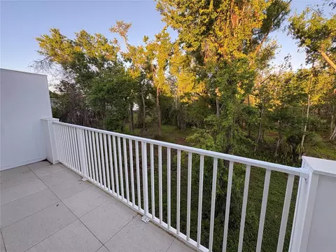 Exterior - 2525 6th Avenue Dr E, Bradenton, FL 34208 photo 4 of 5