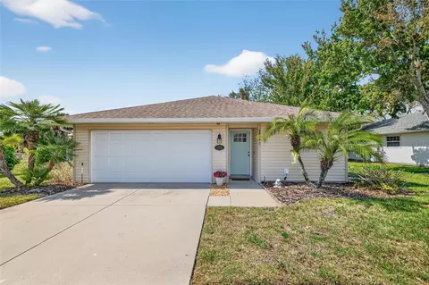 1984 Golden Palm Cir, Tavares, FL 32778