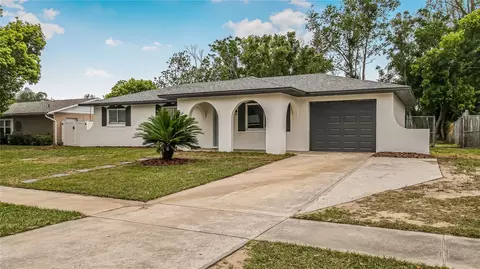 2710 Lakewood Ln, Eustis, FL 32726