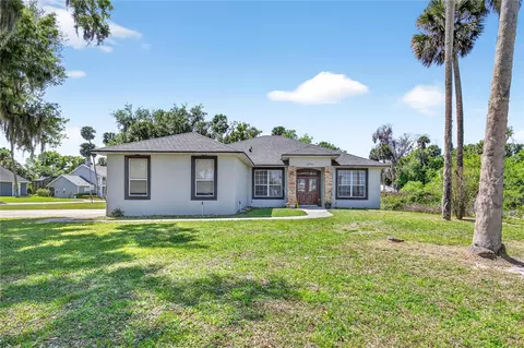28931 Beauclaire Dr, Tavares, FL 32778